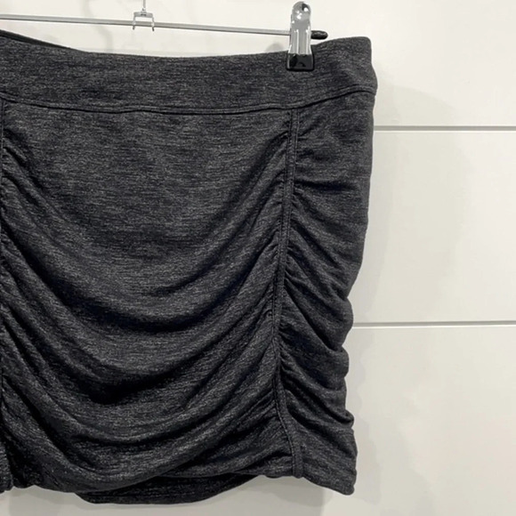 Athleta Charcoal Grey Ruched Skirt Size S - Picture 3 of 7
